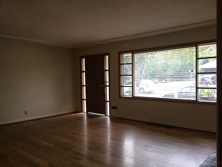 5299 N Harvard St — Photo 3