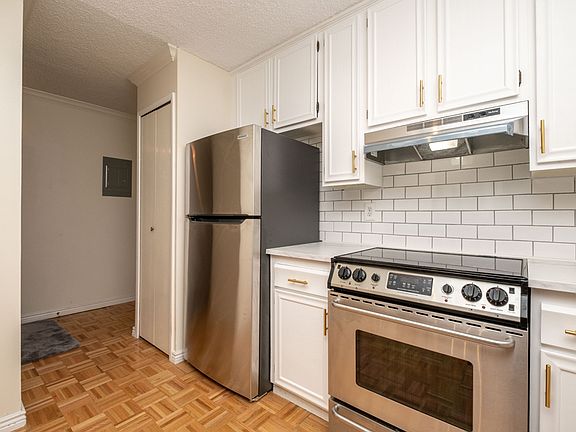 2nd image of 3470 S Poplar St #407-1