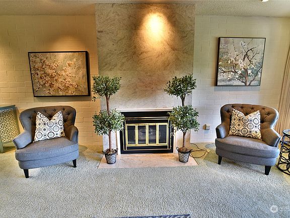 4th image of 10821 Glen Acres Drive S #D