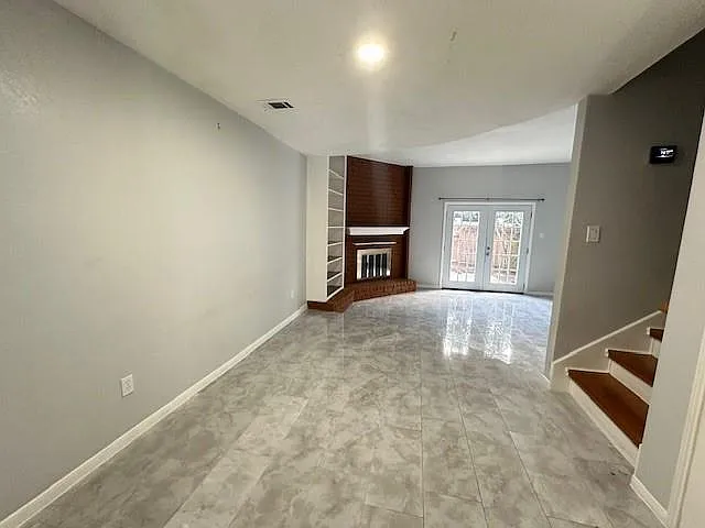 7700 Creekbend Dr #109 — Photo 11