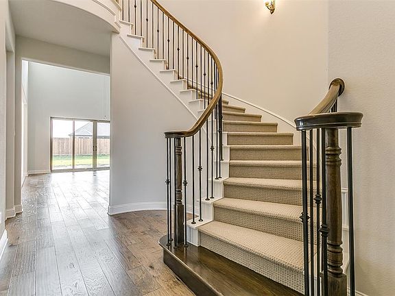 4th image of 3101 Standridge Ln