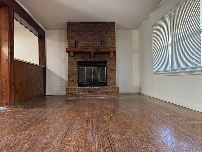 714 Avondale Rd — Photo 4