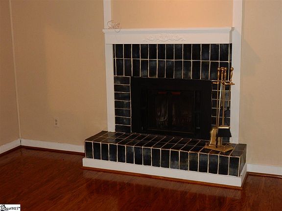 4th image of 231 E Park Ave
