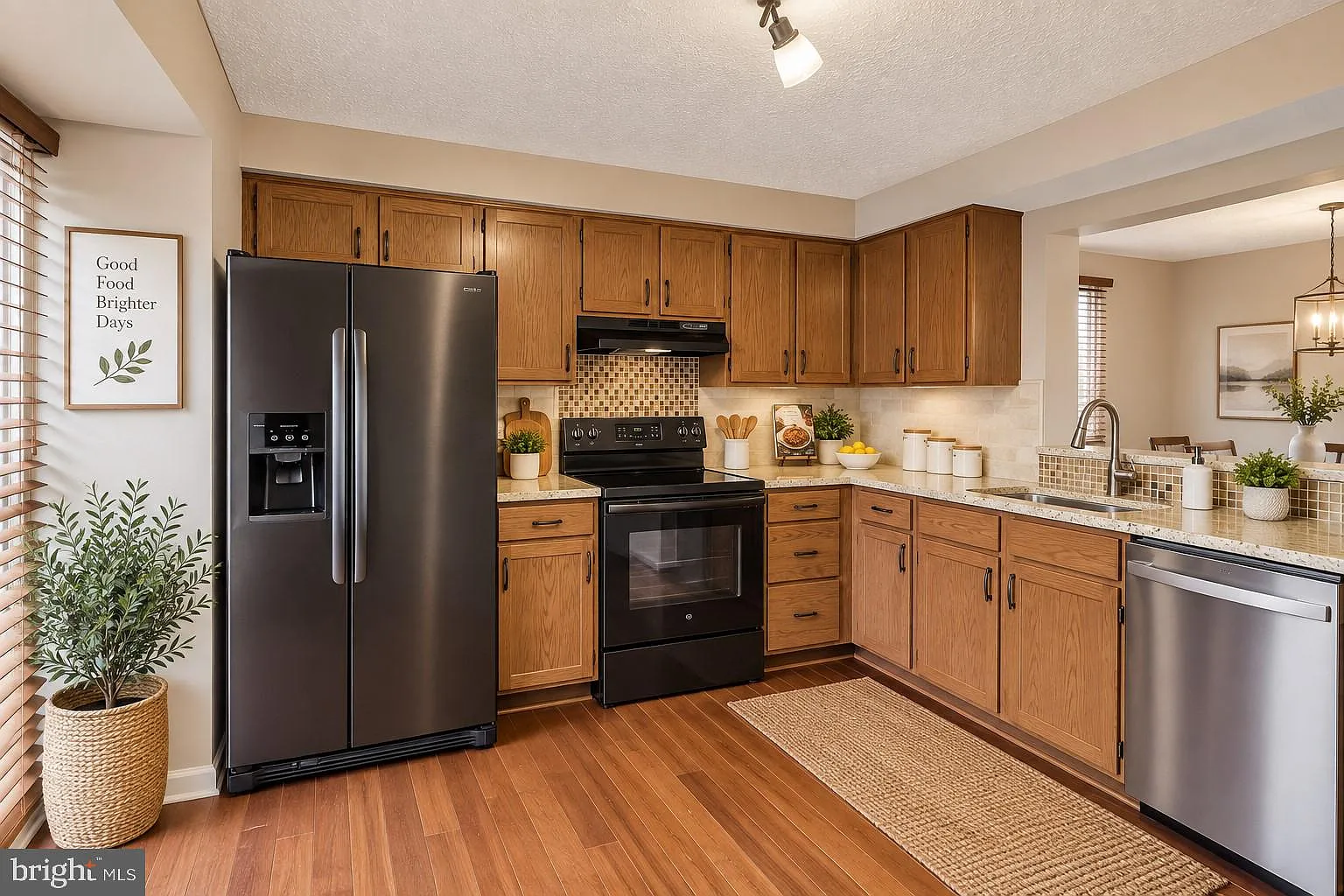 3 bed, 4.0 bath, 1808 sqft, $2,995 — Photo 3