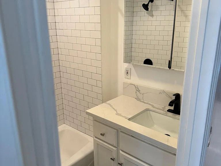 12411 Kittridge St — Photo 21