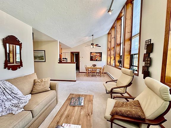 2nd image of 1098 Stafford St #5