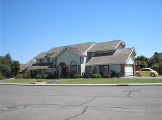 662 S Boyd Dr, Kerman, CA 93630