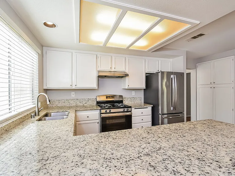 1621 Running Creek Dr — Photo 7