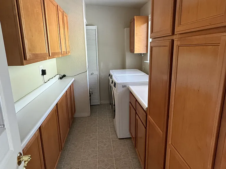 1912 Oak Knoll Dr — Photo 20