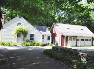 17 Lukes Wood Rd, New Canaan, CT 06840