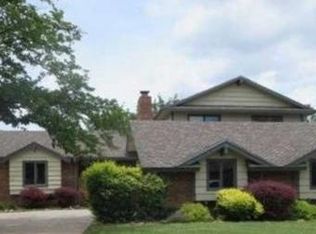 1833 S White Oak Cir, Wichita, KS 67207