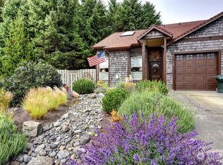 130 28th St NW, Long Beach, WA