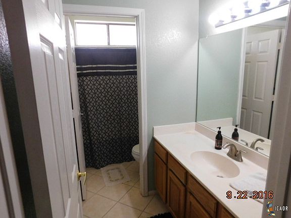 5th image of 927 Manzanita Dr