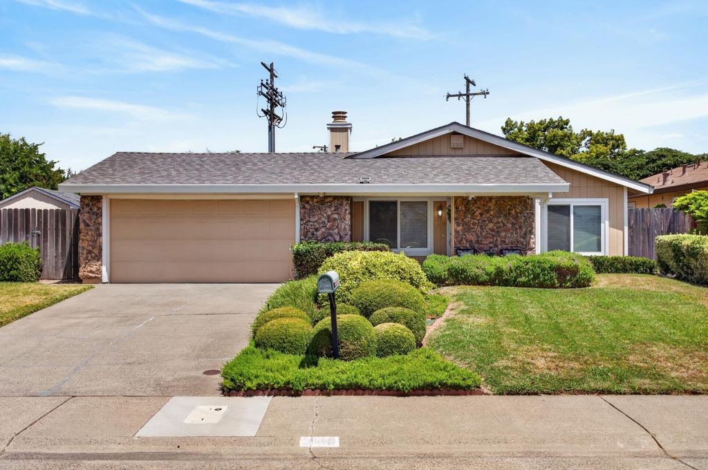 8705 Brigham Way, Sacramento, CA 95826 home