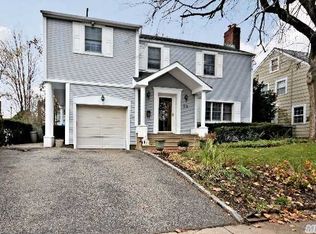 29 Howland Rd, East Rockaway, NY 11518