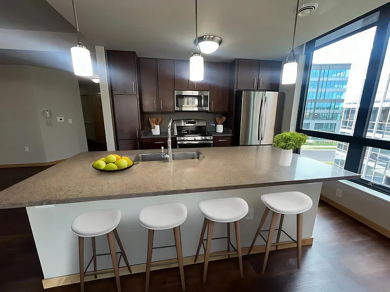 Venture Luxury High Rise — Photo 285