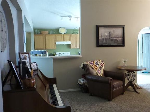 4th image of 265 Lobelia Dr