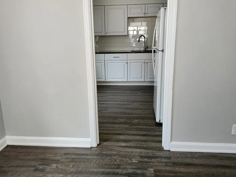 4133 Harrison St — Photo 5