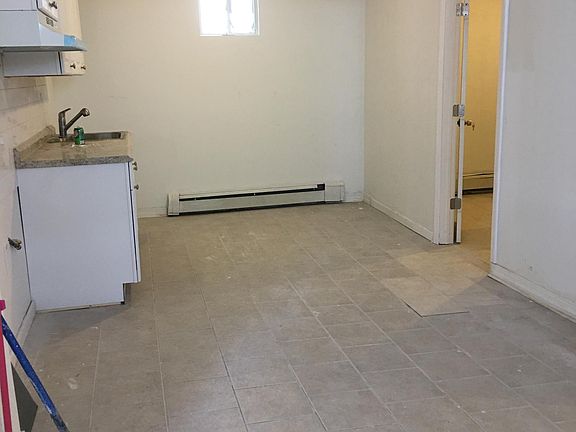 3rd image of 106-20 155th St #Basement