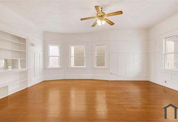 3rd image of 1909 6th St #1911