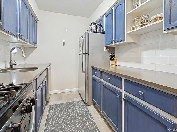 3rd image of 141 Pointe Circle N #141