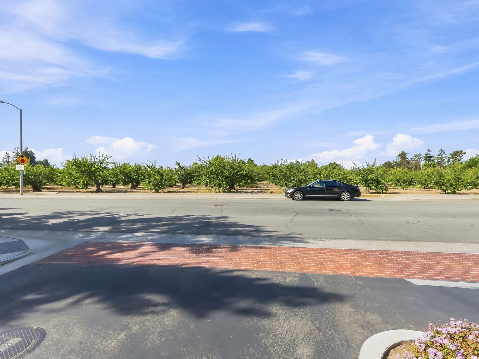 2 bed, 2.5 bath, 1300 sqft, $4,600 — Photo 1