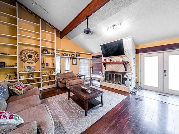 2nd image of 1405 S Lisa Ln