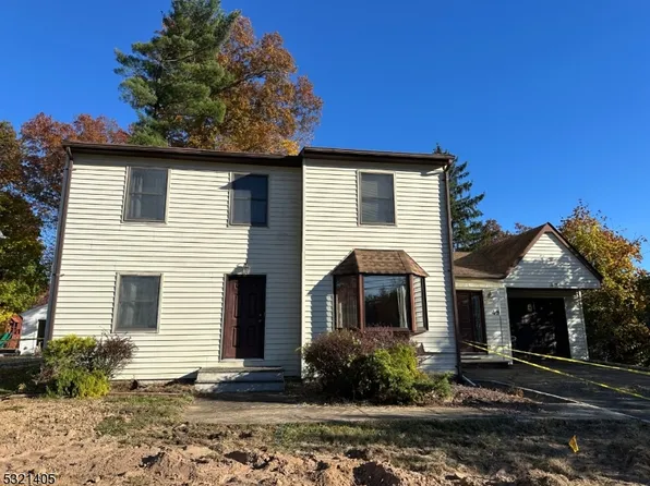 49 Walnut St, Livingston Twp., NJ 07039