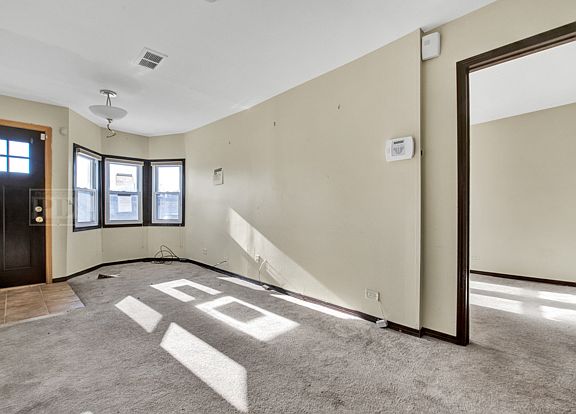 4th image of 5912 W 88th St