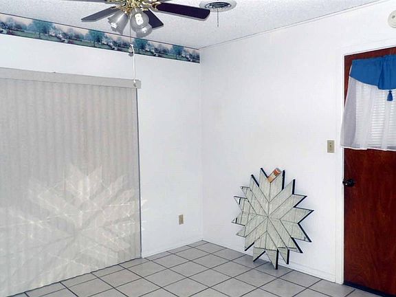 3rd image of 605 W Clara Ave