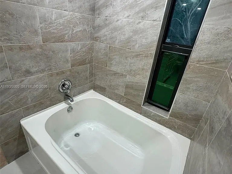 9440 SW 8th St #402 — Photo 14