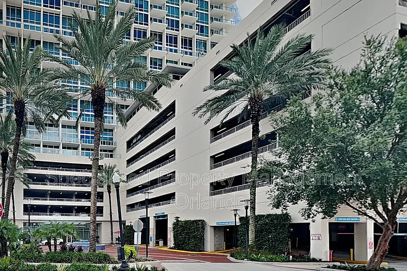 1 bed, 1.0 bath, 650 sqft, $1,575 — Photo 2