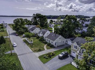 19 Phillips Rd, Falmouth, ME 04105