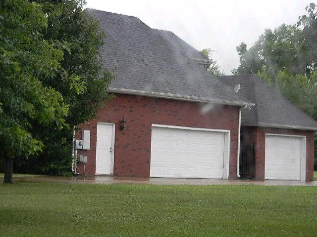 2nd image of 2918 Morton Ln