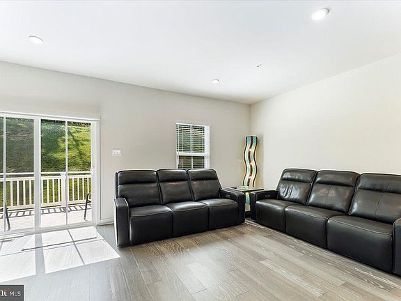4th image of 107 Arden Way