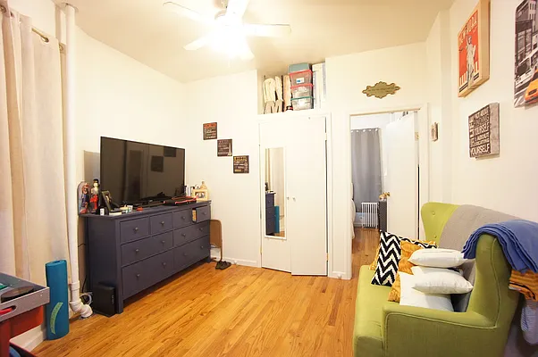 Rented by Compass | media 7