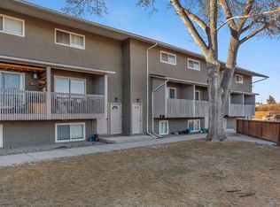 8112 N 36th Ave NW #14, Calgary, AB T3B3P3