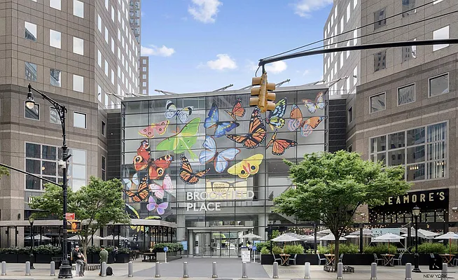 Sold by R New York | media 37