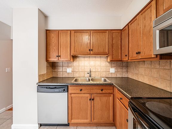 5th image of 1875 Willoway Cir N