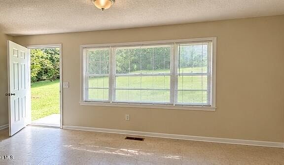 4th image of 15847 Hamlet Mill Rd