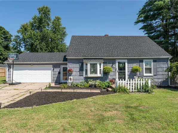 5 Dee Avenue, Meriden, CT 06451