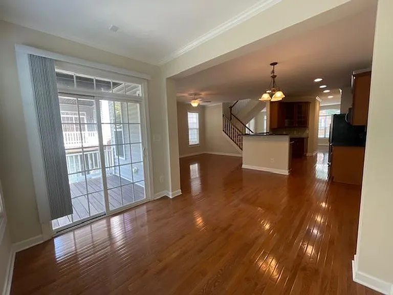 3513 Edgemont Dr — Photo 10