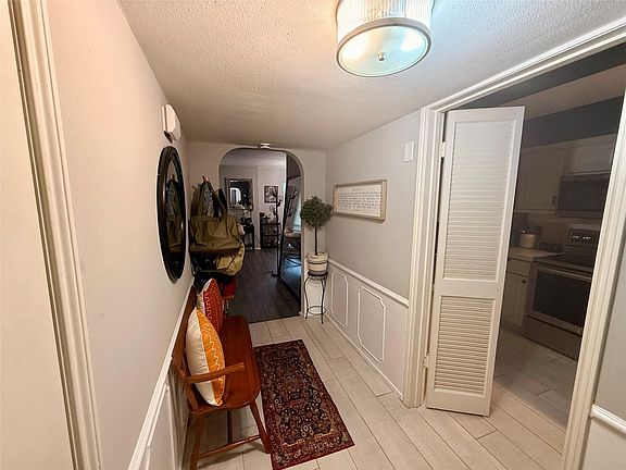 4th image of 357 N Post Oak Ln APT 203