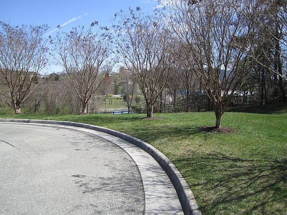 4th image of 6633 Hartman Ct