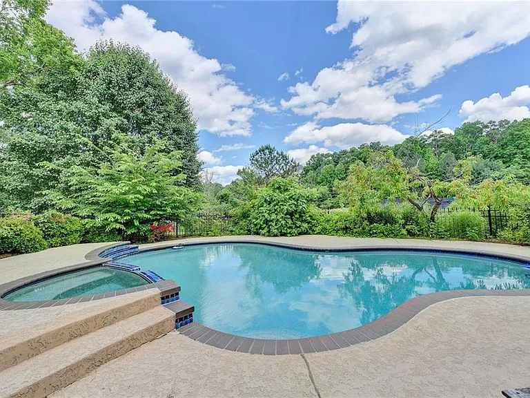 645 Falls Bay Ct — Photo 79