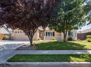 1107 Prosperity Dr, Lemoore, CA 93245