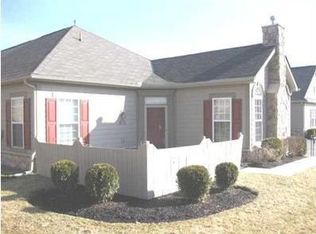 153 Reddington Village Ln, Newark, OH 43055