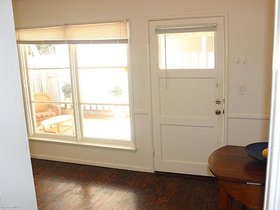 3rd image of 122 E Las Flores Dr