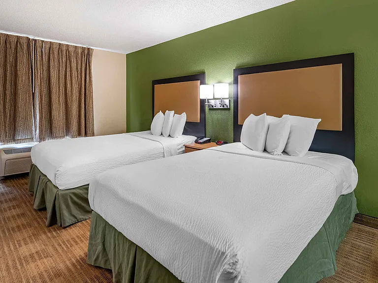 Studio Suite - 2 Full Beds