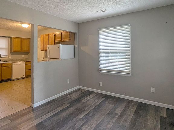 2nd image of 418 Michigan St APT A